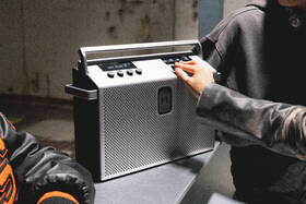 Prenosný reproduktor Mondo Speaker Large strieborný

 obrázok produktu 11 z 11