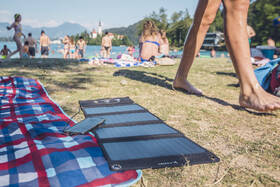 Solárna nabíjačka Crossio SolarPower 28W 3.0 čierny

 obrázok produktu 8 z 13