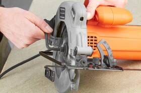 Okružná píla Black-Decker CS1250L 

 obrázok produktu 3 z 8