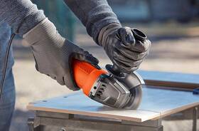 Uhlová brúska Black-Decker BEG110 

 obrázok produktu 1 z 2