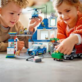 Stavebnica LEGO® City 60316 Policejní stanice 

 obrázok produktu 3 z 8