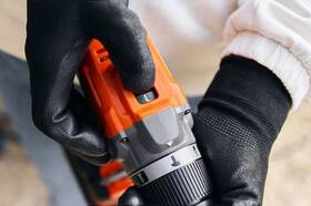 Vŕtací skrutkovač Black-Decker BCD383D1XK-QW (s batériou) 

 obrázok produktu 3 z 4