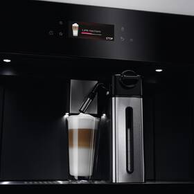 Vstavané espresso AEG KKB894500B čierna

 obrázok produktu 2 z 7