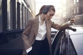 Slúchadlá Bang & Olufsen Beoplay H95 čierna

 obrázok produktu 9 z 11
