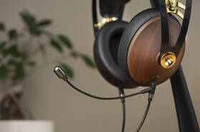 Slúchadlá Meze 99 Classics Walnut Gold Boom Mic Kit čierna/zlatá/drevená

 obrázok produktu 2 z 4