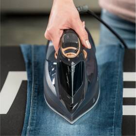 Žehlička Zelmer ZIR1505 Ceramic 

 obrázok produktu 6 z 8