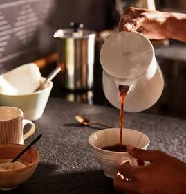 Moka kanvica Tchibo porcelánová s filtrem 

 obrázok produktu 6 z 6