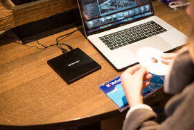 Externá Blu-ray napaľovačka Verbatim Slimline Ultra HD 4K USB-C čierna

 obrázok produktu 6 z 7