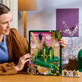 Stavebnica LEGO® Wicked 75685 Nástenné umenie: Emerald City 

 obrázok produktu 7 z 9