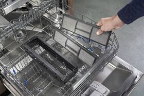 Indukčné varné dosky s odsávaním Siemens ED801BS16E zapustitelná do desky čierna

 obrázok produktu 8 z 32