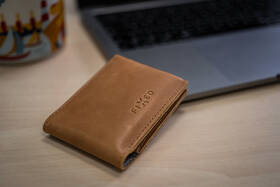 Peňaženka FIXED Wallet pre AirTag z pravej hovädzej kože hnedá

 obrázok produktu 4 z 8
