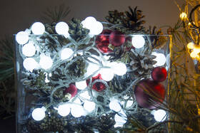 Vianočné osvetlenie RETLUX RXL 282, reťaz guličky maxi, 40 LED, 4m, studená biela 

 obrázok produktu 8 z 9