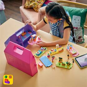 Stavebnica LEGO® Friends 42697 Kreatívny kufrík s domčekom pre bábiky 

 obrázok produktu 7 z 8