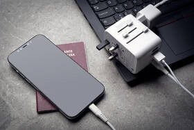 Cestovný adaptér FIXED pre EU, UK a USA/AUS, s 3xUSB-C a 2xUSB výstupom, GaN, PD 65W biely

 obrázok produktu 11 z 12