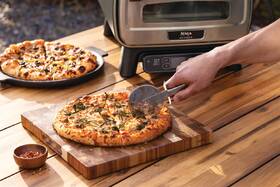 Pec na pizzu Ninja MO201EU Artisan Outdoor Pizza Oven sivá

 obrázok produktu 14 z 16