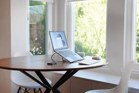 Stojanček KENSINGTON Easy Riser™ Aluminium na notebook a tablet strieborná

 obrázok produktu 8 z 8