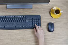 Klávesnica s myšou Logitech MK235, CZ sivá

 obrázok produktu 7 z 8