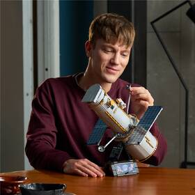 Stavebnica LEGO® Icons 11382 Hubbleův vesmírný dalekohled 

 obrázok produktu 7 z 9