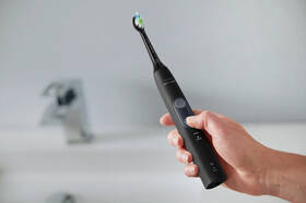 Zubná kefka Philips HX6830/44 

 obrázok produktu 3 z 4
