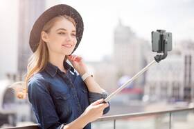 Selfie tyč CellularLine Freedom s funkciou tripodu čierna

 obrázok produktu 3 z 4
