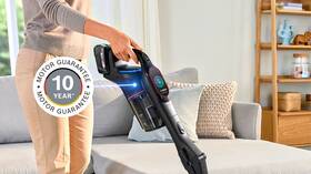 Tyčový vysávač Bosch BCS1051POW čierny/červený

 obrázok produktu 13 z 23