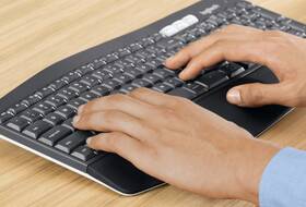 Klávesnica s myšou Logitech Wireless Combo MK850 Performance,  CZ/SK čierna

 obrázok produktu 11 z 14