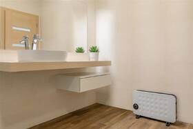 Teplovzdušný konvektor Sencor SCF 2100WH 

 obrázok produktu 10 z 12