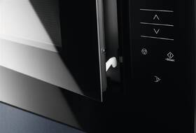 Mikrovlnná rúra Electrolux KMFD264TEX čierna

 obrázok produktu 3 z 8