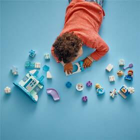 Stavebnica LEGO® DUPLO® Disney  10455 Ľadové kráľovstvo: Anna a Elsa a oslava na hrade 

 obrázok produktu 8 z 9