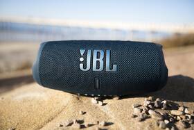 Prenosný reproduktor JBL Charge 5 modrý

 obrázok produktu 9 z 12