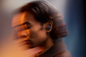 Slúchadlá Bowers & Wilkins Pi8 modrá

 obrázok produktu 11 z 13