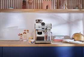 Pákový kávovar De'Longhi EC9255.M strieborný

 obrázok produktu 11 z 11