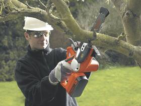 Píla reťazová Black-Decker GKC1820L20 (s batériou) 

 obrázok produktu 1 z 2