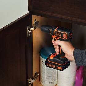 Vŕtací skrutkovač Black-Decker BDCDC18-QW (s batériou) 

 obrázok produktu 1 z 2