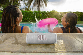 Prenosný reproduktor JBL FLIP 6 biely

 obrázok produktu 9 z 11