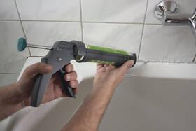 Pištoľ na silikón Wolfcraft MG 100 4351000 

 obrázok produktu 3 z 4