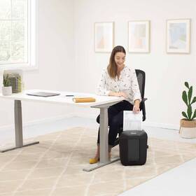 Skartovač Fellowes LX 41 M čierny

 obrázok produktu 8 z 9