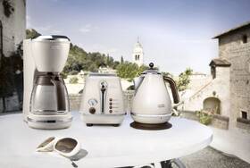 Rýchlovarná kanvica De'Longhi KBOV2001BG béžová

 obrázok produktu 1 z 4