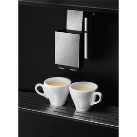 Vstavané espresso Electrolux EBC85X nerez

 obrázok produktu 6 z 10