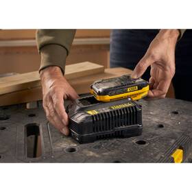 Nabíjačka Stanley SFMCB14-QW 

 obrázok produktu 2 z 2