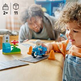 Stavebnica LEGO® DUPLO® 10471 Modrá policajná motorka 

 obrázok produktu 7 z 9