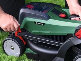 Kosačka Bosch UniversalRotak 2x18V-37-550 (s batériou) 

 obrázok produktu 8 z 11