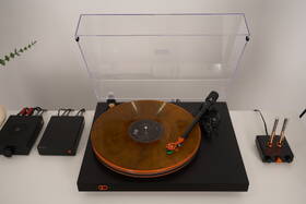Gramofón Fosi Audio Luna 3 čierny/oranžový

 obrázok produktu 15 z 15