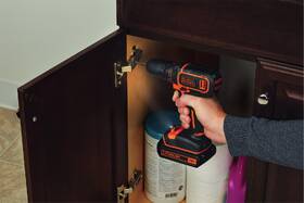 Vŕtací skrutkovač Black-Decker BDCDC18BAFC-QW (s batériou) 

 obrázok produktu 4 z 4