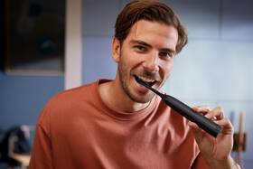 Súprava zubných kefiek Philips HX7109/01 čierny/biely

 obrázok produktu 3 z 14