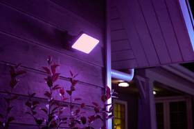 Nástenné svietidlo Philips Discover White and Color Ambiance čierne

 obrázok produktu 5 z 7
