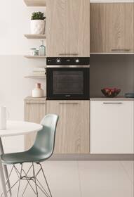 Rúra Indesit IFWS 4841 JH BL čierna farba
