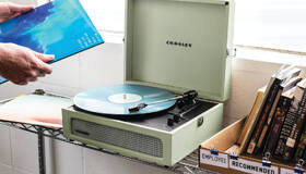 Gramofón Crosley Voyager zelený

 obrázok produktu 3 z 3