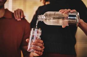 Výrobník sódovej vody SodaStream ENSO SAND béžový

 obrázok produktu 4 z 4