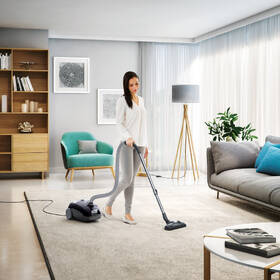 Podlahový vysávač Electrolux EEG42EB čierny

 obrázok produktu 9 z 9